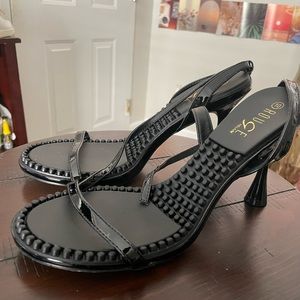ROUGHE BLSCK HEELS NWT